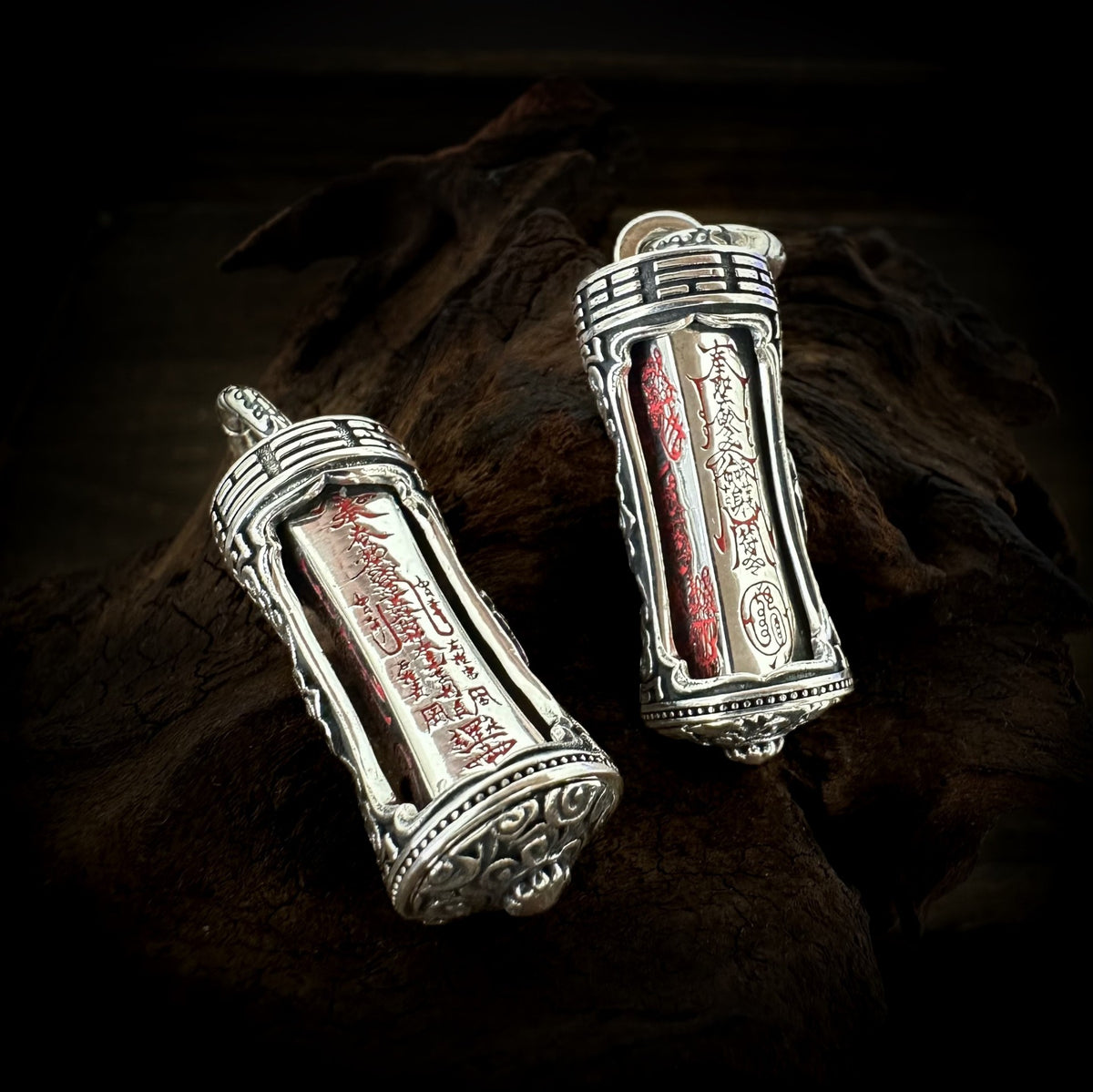 TaoWards Rotating Talisman Column Pendant Necklace — design detail