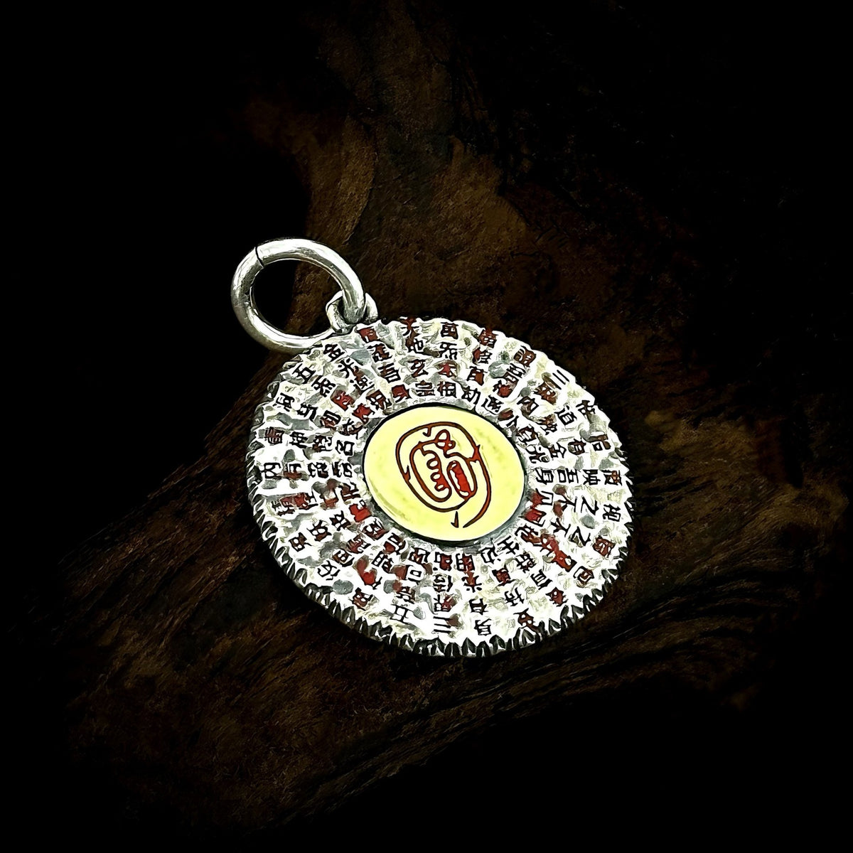 TaoWards Golden Light Round Medallion Pendant Necklace — additional design view